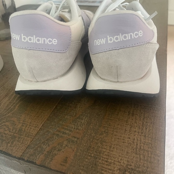 New Balance 237s - Picture 2 of 2